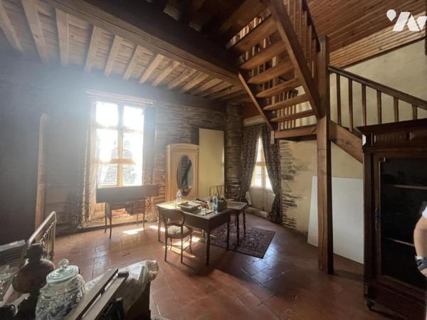 Maison d’habitation de charme, mitoyenne