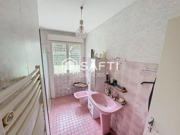 Maison avec terrain et grange