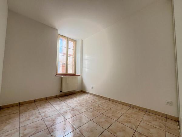 Appartement T3 de 51m² en RDC et en plein centre ville de Lavaur !