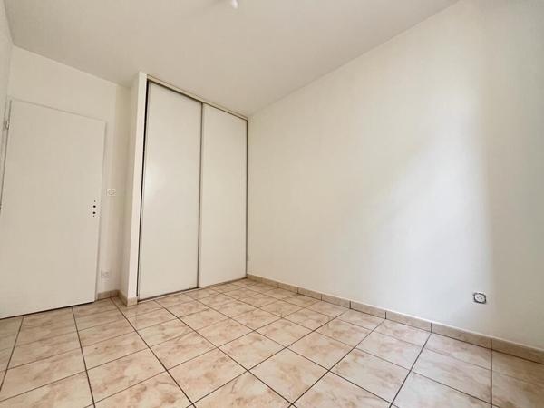 Appartement T3 de 51m² en RDC et en plein centre ville de Lavaur !