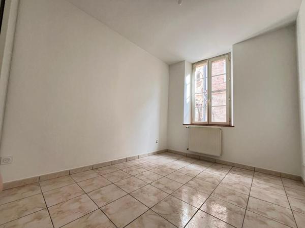 Appartement T3 de 51m² en RDC et en plein centre ville de Lavaur !