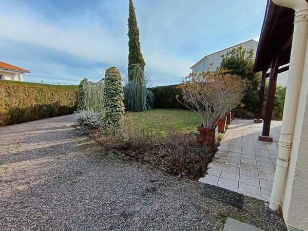 Maison avec 5 chambres, salle de bains et salle d'eau