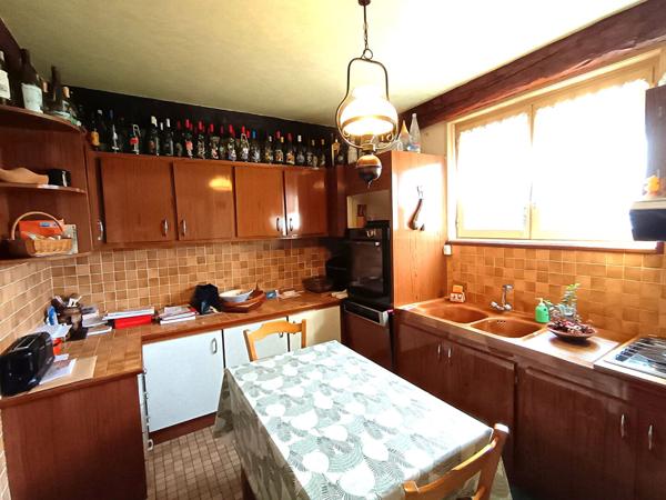 Maison avec 5 chambres, salle de bains et salle d'eau