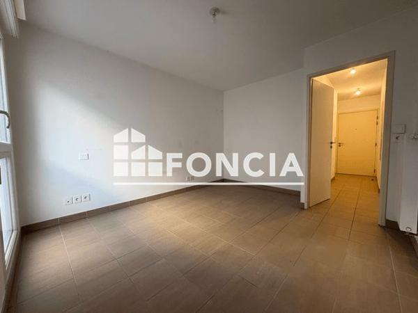 Location Appartement 2 pièces 39.5 m² - 70 BOULEVARD BAUCHIERE Toulon 83000