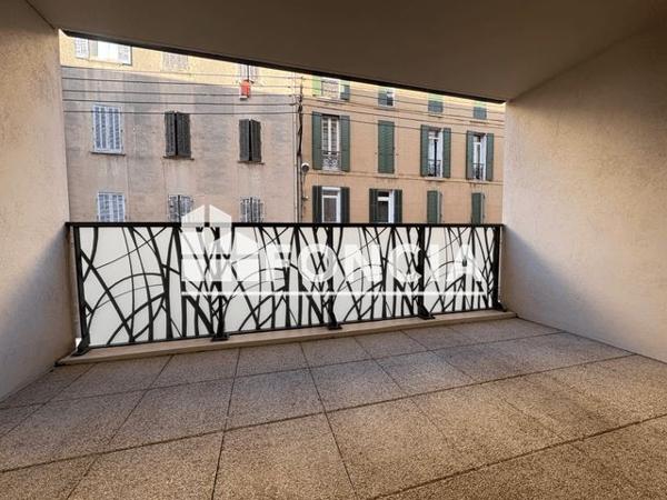 Location Appartement 2 pièces 39.5 m² - 70 BOULEVARD BAUCHIERE Toulon 83000