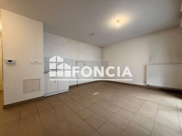 Location Appartement 2 pièces 39.5 m² - 70 BOULEVARD BAUCHIERE Toulon 83000