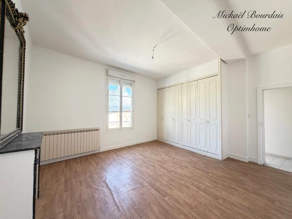 Immeuble de rapport avec local commercial et deux logements – Opportunité d'investissement