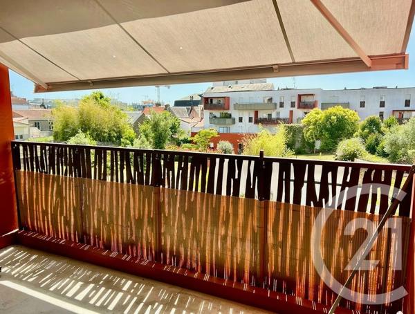 Appartement F4 à vendre  4 pièces - 86,38 m 2   LA ROCHE SUR YON  - 85