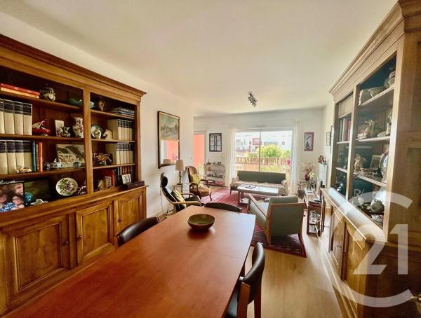 Appartement F4 à vendre  4 pièces - 86,38 m 2   LA ROCHE SUR YON  - 85