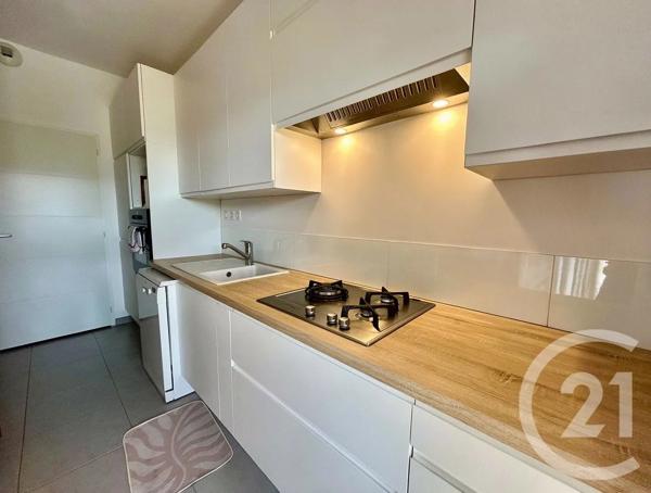 Appartement F4 à vendre  4 pièces - 86,38 m 2   LA ROCHE SUR YON  - 85