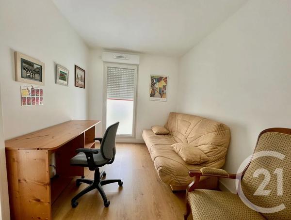 Appartement F4 à vendre  4 pièces - 86,38 m 2   LA ROCHE SUR YON  - 85