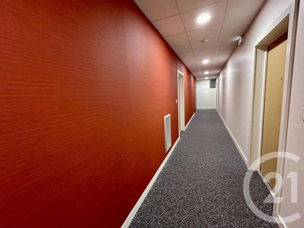 Appartement F4 à vendre  4 pièces - 86,38 m 2   LA ROCHE SUR YON  - 85