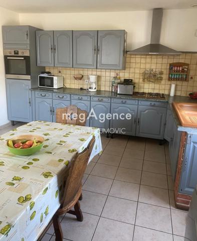 Maison à Douchy-les-Mines, 59282 - 6 pièces 150m²