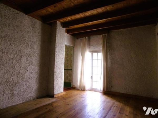 GROS MAS DE VILLAGE EN L - SECTEUR AVIGNON