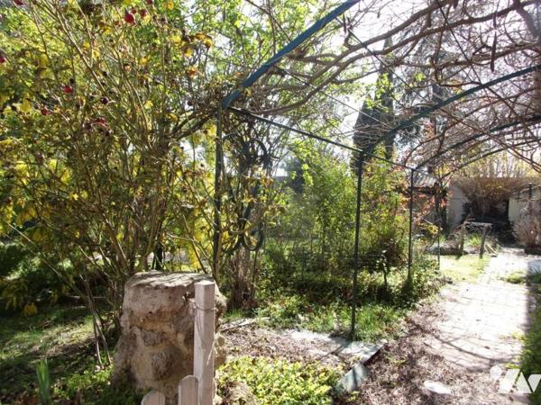 GROS MAS DE VILLAGE EN L - SECTEUR AVIGNON