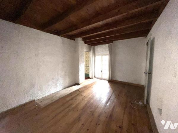 Superbe mas de village avec dépendances et jardin