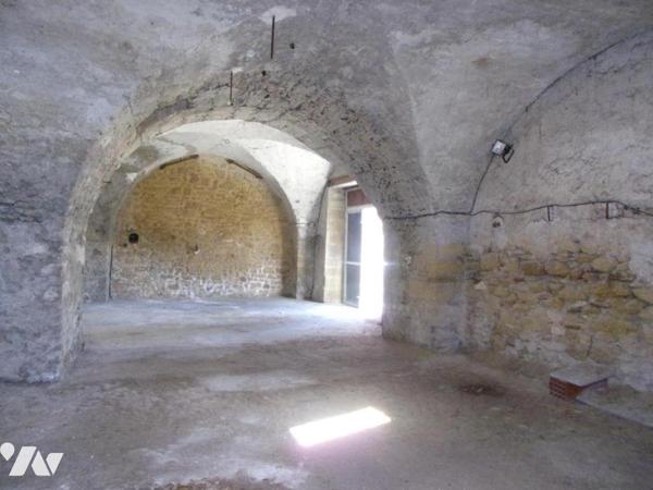 GROS MAS DE VILLAGE EN L - SECTEUR AVIGNON