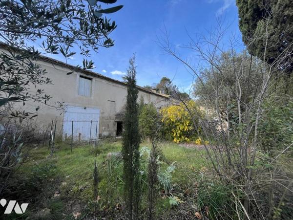 Superbe mas de village avec dépendances et jardin