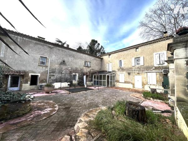 Superbe mas de village avec dépendances et jardin