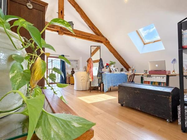 Vente                                                      Appartement
                        
                     4 pièces                      100 m2                     à Le Bourget-du-Lac
