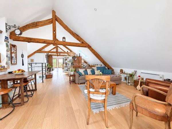 Vente                                                      Appartement
                        
                     4 pièces                      100 m2                     à Le Bourget-du-Lac