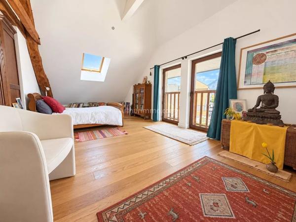 Vente                                                      Appartement
                        
                     4 pièces                      100 m2                     à Le Bourget-du-Lac