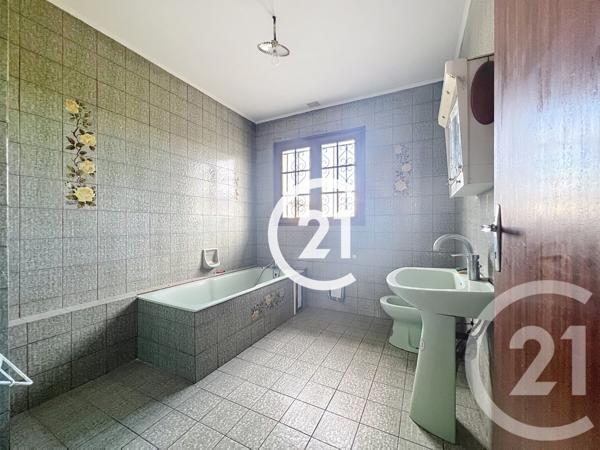 Maison à vendre  5 pièces - 115,80 m2 CHATEAUBERNARD - 16