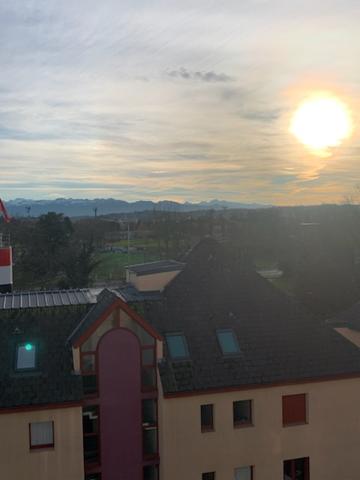 Pau (64000) STUDIO MEUBLÉ RÉNOVÉ et LOUÉ avec vue Pyrénées