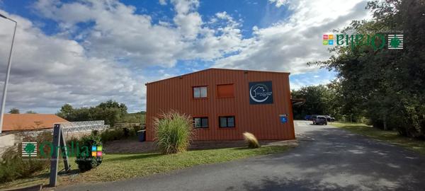 Local commercial · Location Theize (69620)