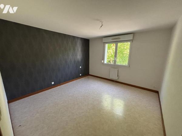Appartement T3 au 1er étage (98 m² - Loué 666 €/mois) avec parking (possibilité garage)