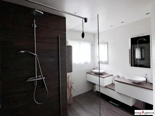 Maison à SAUTRON, 44880 - 8 pièces 200m²