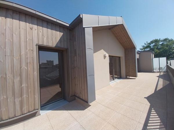Appartement La Riche 5 pièce(s) 143.97 m2