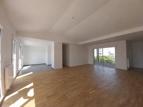 Appartement La Riche 5 pièce(s) 143.97 m2