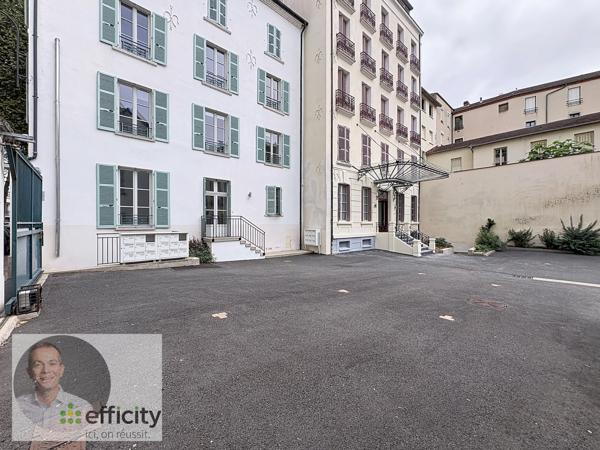 Appartement
         4 pièces
        - 90 m² Exclusivité 250 000 € *