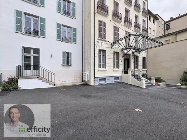 Appartement
         4 pièces
        - 90 m² Exclusivité 250 000 € *
