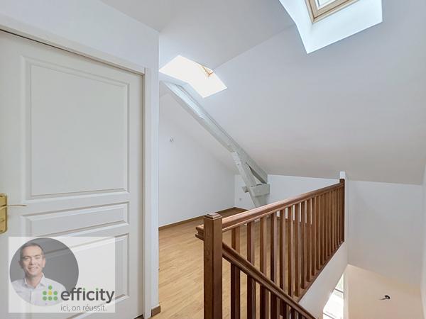 Appartement
         4 pièces
        - 90 m² Exclusivité 250 000 € *