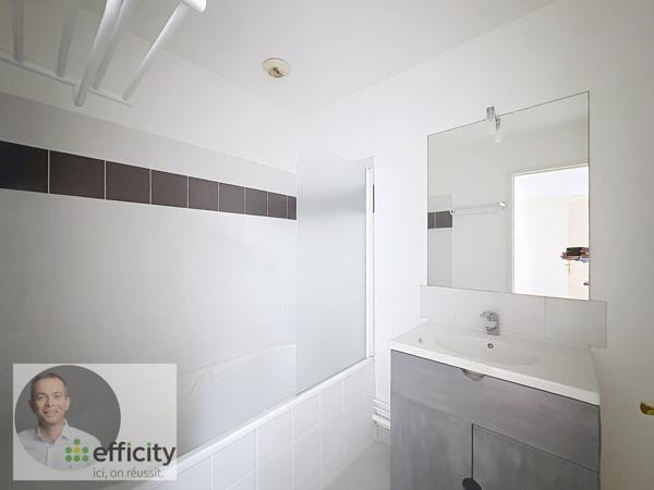 Appartement
         4 pièces
        - 90 m² Exclusivité 250 000 € *