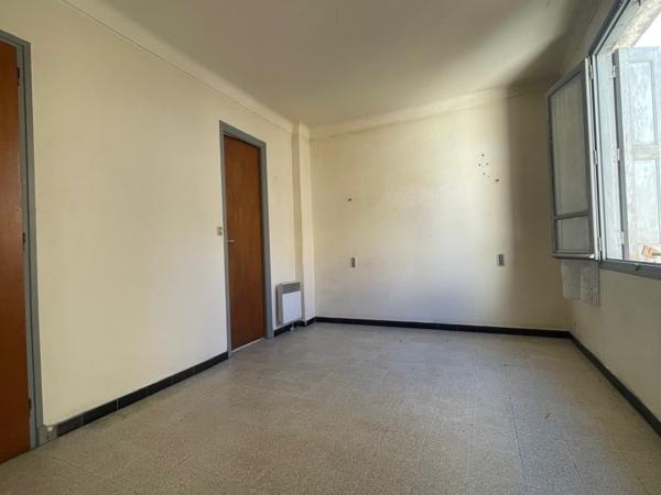 Maison de village 71 m2 cour et dépendance