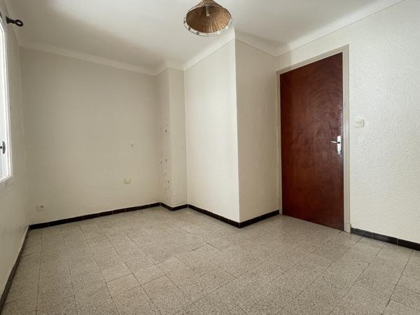 Maison de village 71 m2 cour et dépendance