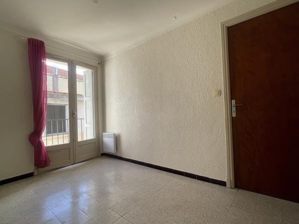 Maison de village 71 m2 cour et dépendance