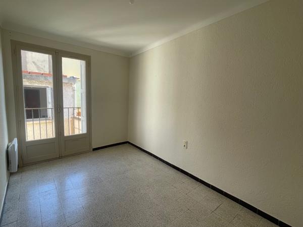 Maison de village 71 m2 cour et dépendance