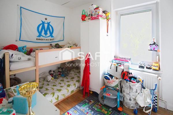 Maison avec 3 chambres, terrasse et jardin!