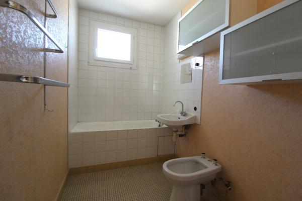 Nevers (58000) APPARTEMENT 2 CHAMBRES AVEC CAVE ET PARKING