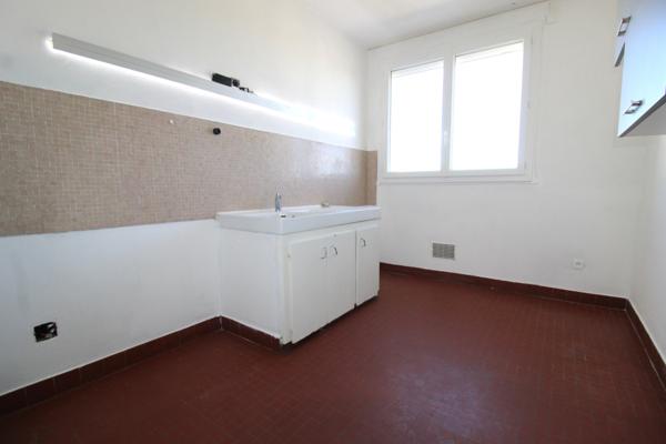 Nevers (58000) APPARTEMENT 2 CHAMBRES AVEC CAVE ET PARKING