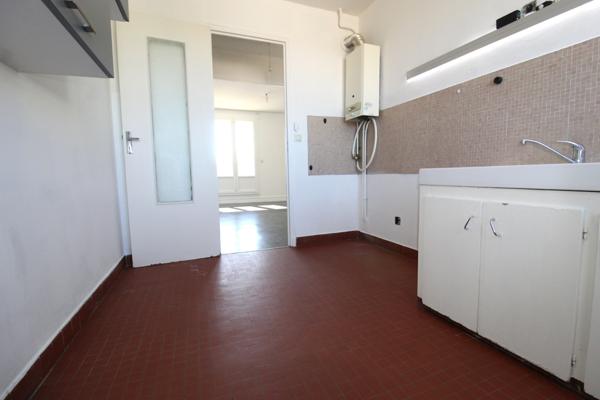 Nevers (58000) APPARTEMENT 2 CHAMBRES AVEC CAVE ET PARKING
