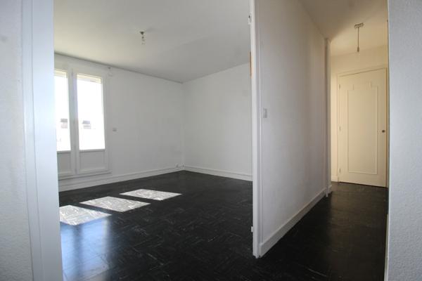Nevers (58000) APPARTEMENT 2 CHAMBRES AVEC CAVE ET PARKING