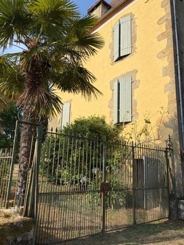 PLAISANCE DU GERS(32): élégante PROPRIETE DE CHARME et de CARACTERE XVIII-XIXs, 3,5hectares, près de Plaisance et Marciac, SANS TRAVAUX, sans vis à vis, au calme , VUE sur les coteaux, piscine