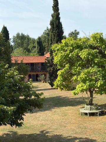 PLAISANCE DU GERS(32): élégante PROPRIETE DE CHARME et de CARACTERE XVIII-XIXs, 3,5hectares, près de Plaisance et Marciac, SANS TRAVAUX, sans vis à vis, au calme , VUE sur les coteaux, piscine