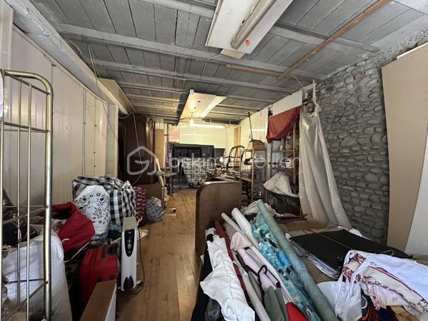 Local d activites de 79 m²