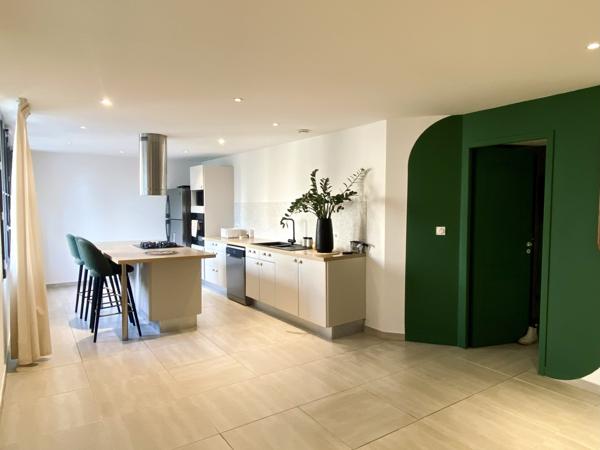 Chantemerle-les-Blés (26600) Maison 168 m², 4/5 chambres, cour, combles aménageables, terrain/parking - 5min de Saint-Donat et Tain Drôme